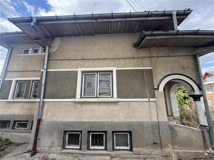 Teren intravilan de 384 mp, în Banca Națională