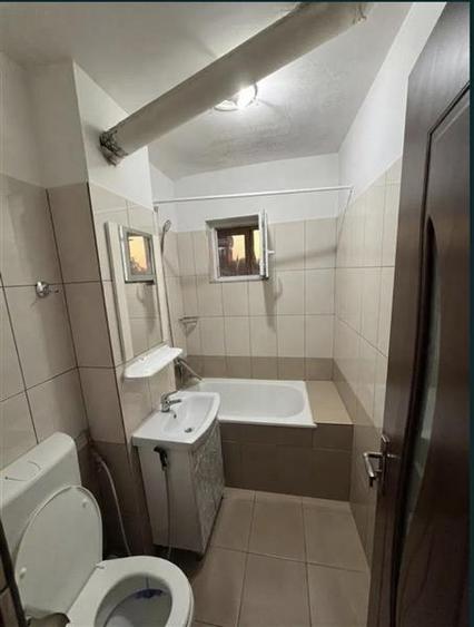 Apartament cu 3 camere nedecomandat, mobilat în Complex Studențesc