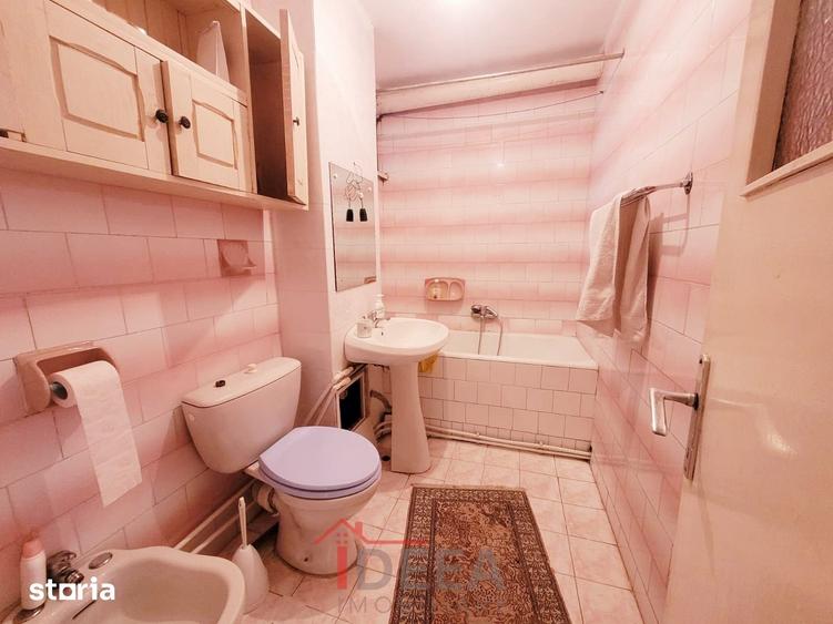 Apartament cu 4 camere decomandat în Central