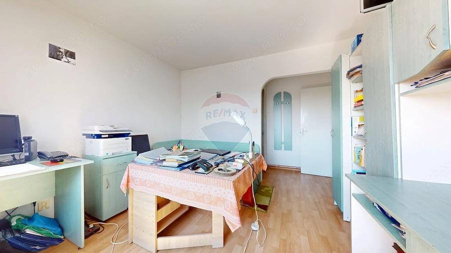 Apartament cu 3 camere decomandat în Central