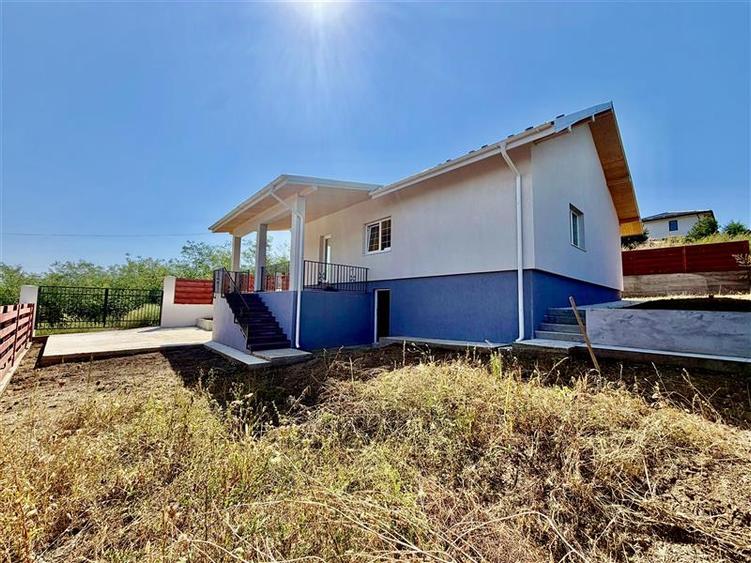 Casă individuală cu 4 camere cu Teren 450 Mp în Valea Adâncă