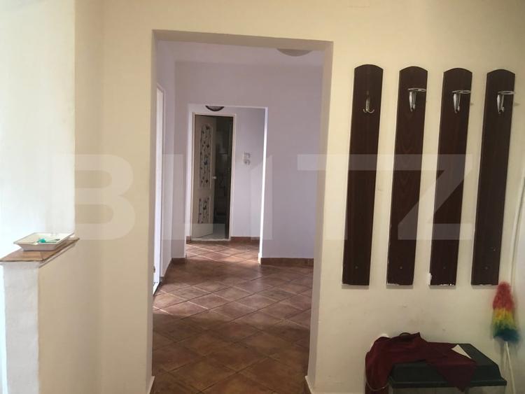 Apartament cu 3 camere decomandat, mobilat în Micro 15