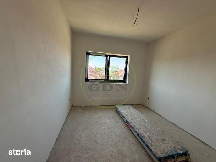 Casă cu 5 camere cu Teren 270 Mp în Malu Mare