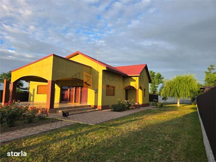 Casă cu 4 camere în Sătuc