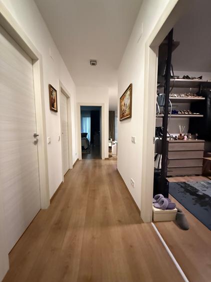 Apartament cu 3 camere semidecomandat în P-ța Unirii