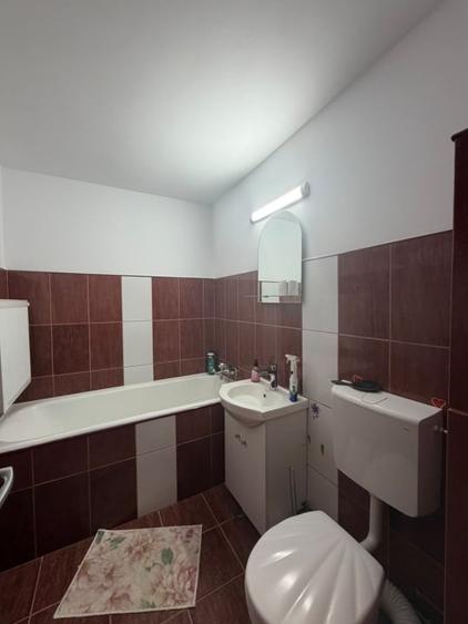 Apartament cu 2 camere decomandat, mobilat în Hotvon