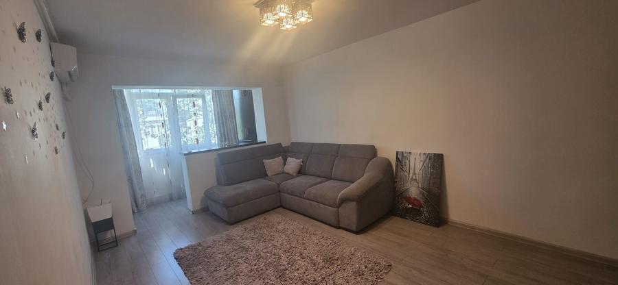 Apartament cu 2 camere decomandat în Malu Roșu