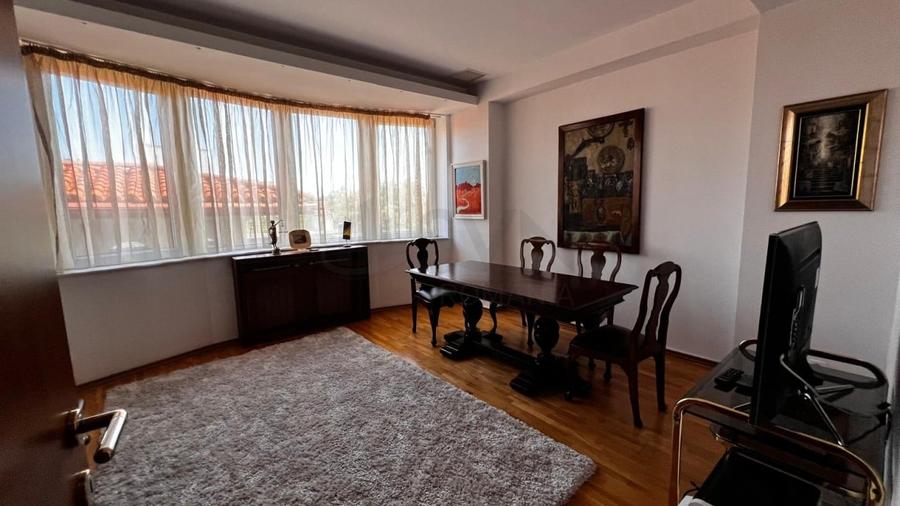 Apartament cu 3 camere decomandat, mobilat în Primăverii
