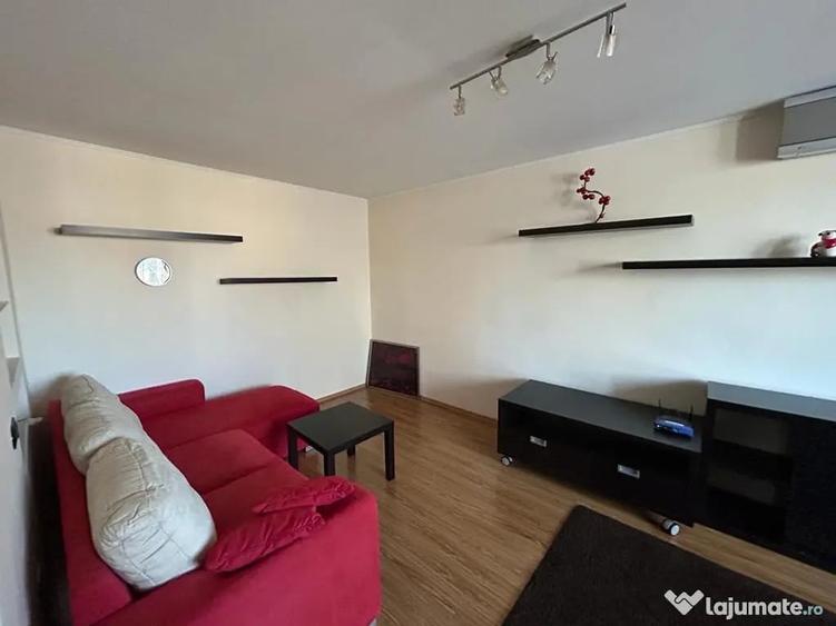Apartament cu 4 camere semidecomandat în Podgoria
