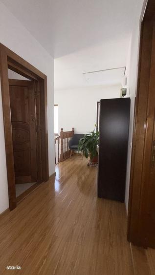 Casă cu 4 camere în Cremenari