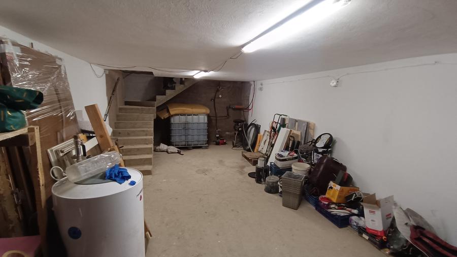 Casă individuală cu 5 camere cu Canalizare în Măgura