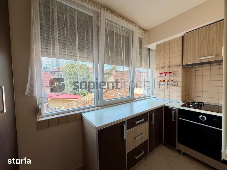 Apartament cu 3 camere decomandat în Cetății