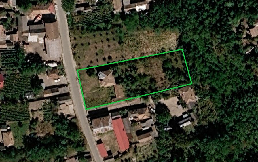 Casă individuală cu 7 camere cu Teren 2109 Mp în Cioboți