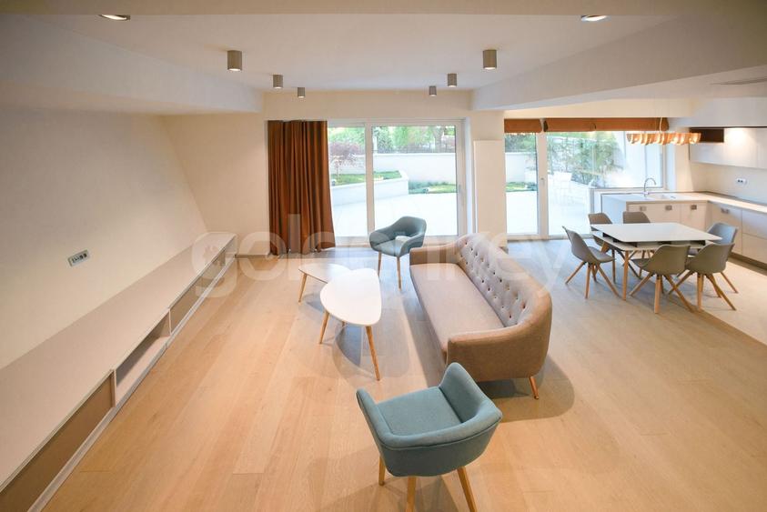 Apartament cu 3 camere semidecomandat, mobilat în Iancu Nicolae
