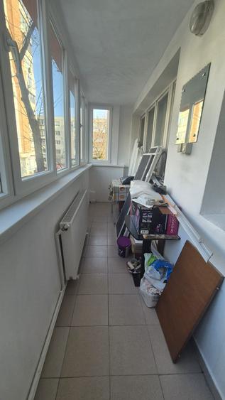 Apartament cu 3 camere semidecomandat în Mazepa 1