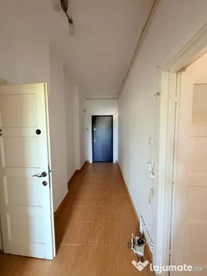 Apartament cu 2 camere decomandat în Hărmanului
