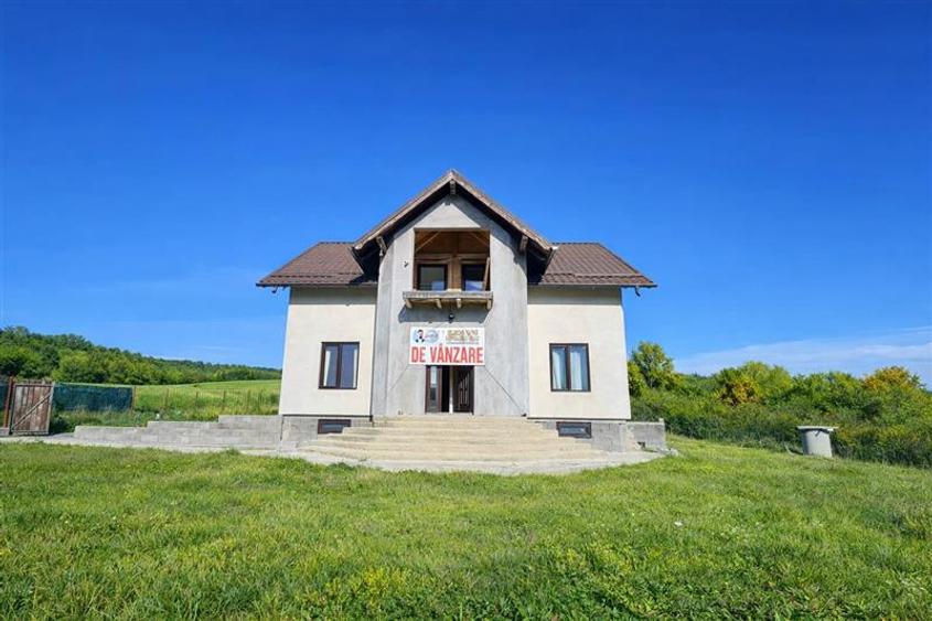 Casă individuală cu 5 camere cu Teren 1532 Mp în Șinca Veche