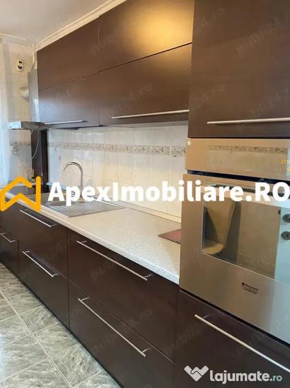 Apartament cu 3 camere semidecomandat, mobilat în Central