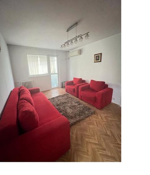Apartament cu 3 camere în Drumul Taberei