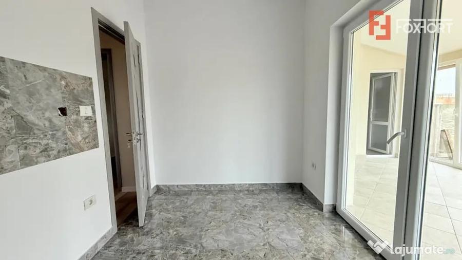Casă cu 4 camere cu Teren 300 Mp în Ghiroda