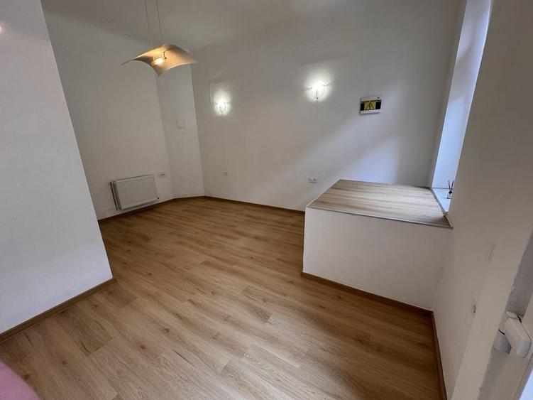 Spațiu comercial, de 23 mp, în Ultracentral
