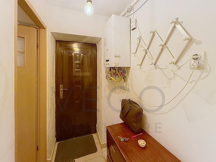 Apartament cu 2 camere semidecomandat, mobilat în Central