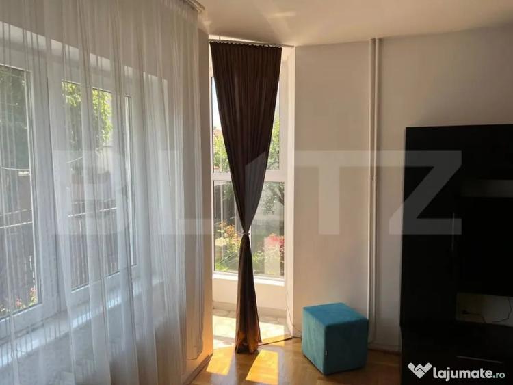Casă cu 8 camere cu Teren 688 Mp în Libertății