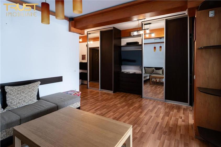 Apartament cu 2 camere semidecomandat în Calea Turzii