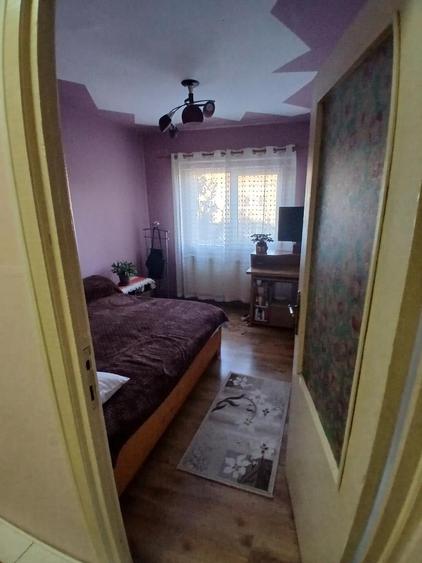 Apartament cu 3 camere decomandat în Aradului