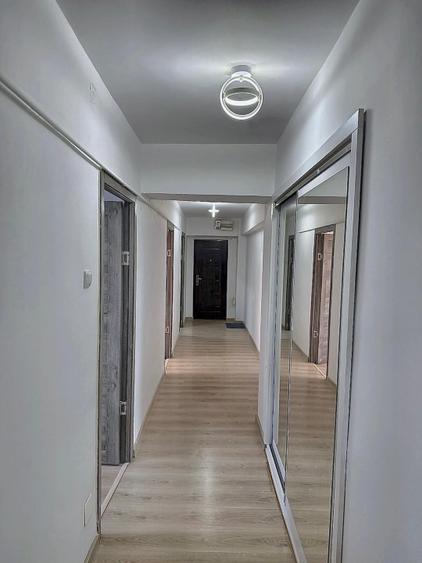 Apartament cu 3 camere decomandat în Obor