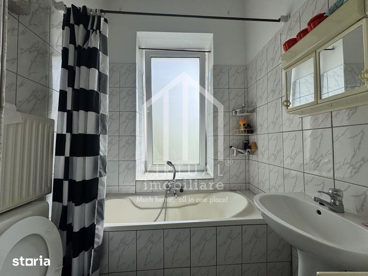Casă cu 4 camere cu Teren 1652 Mp în Șura Mică