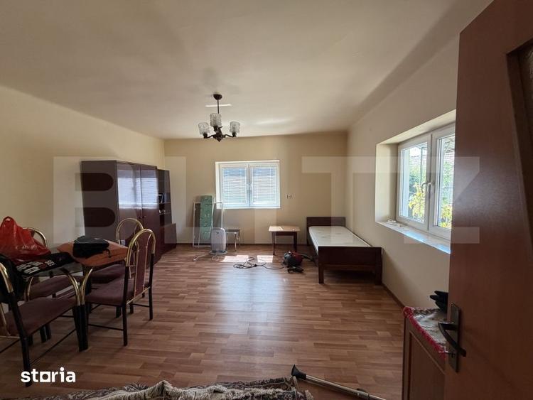 Casă cu 4 camere cu Teren 2500 Mp în Pericei