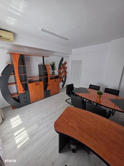 Spațiu comercial, de 20 mp, în Romană