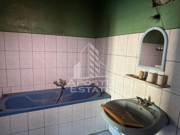 Casă individuală cu 4 camere cu Canalizare în Suștra