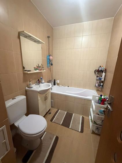 Apartament cu 2 camere semidecomandat, mobilat în Florești
