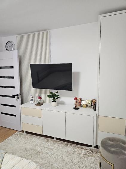 Apartament cu 4 camere decomandat în George Enescu