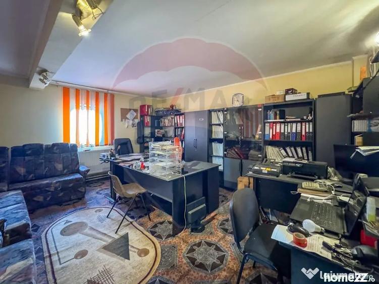 Spațiu comercial, de 573 mp, în Casa de Cultură