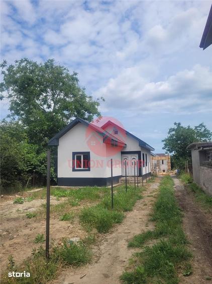 Casă cu 3 camere cu Teren 230 Mp în Lumina