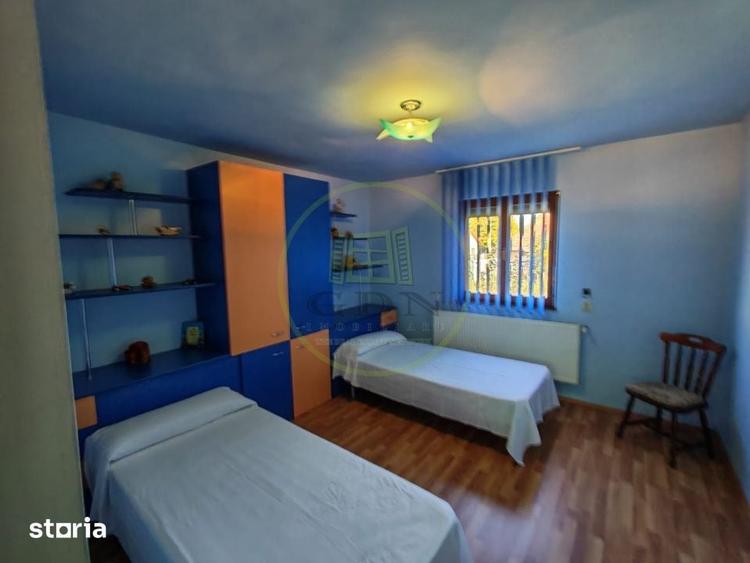 Casă cu 5 camere cu Teren 1300 Mp în Ideciu de Jos