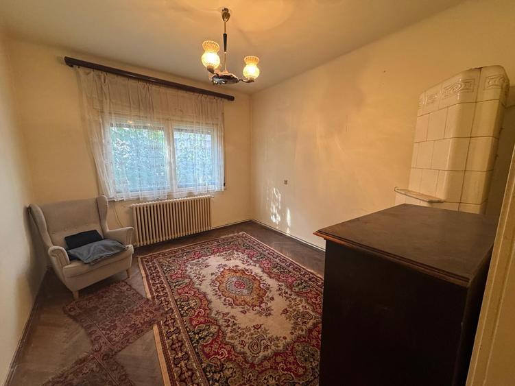Apartament cu 4 camere decomandat în Armeneasca
