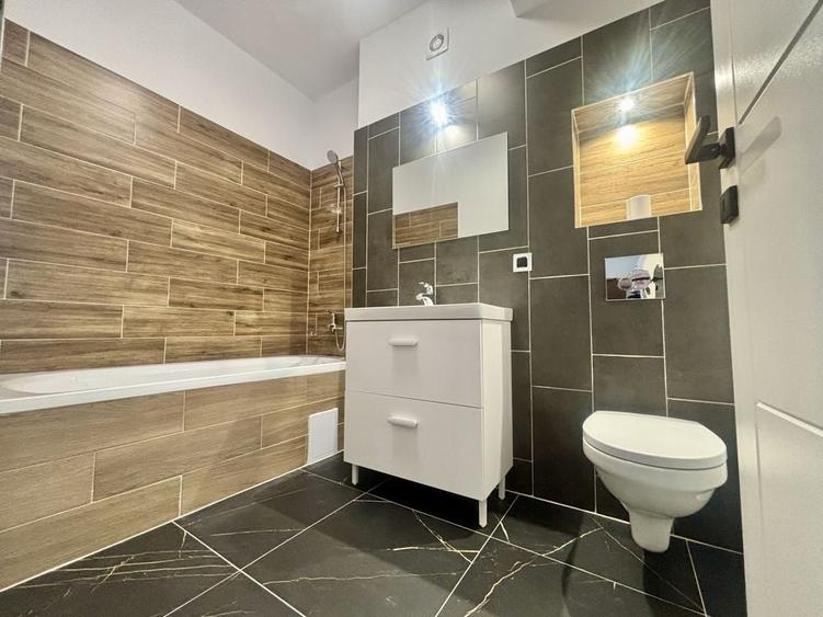 Apartament cu 3 camere decomandat în Florești