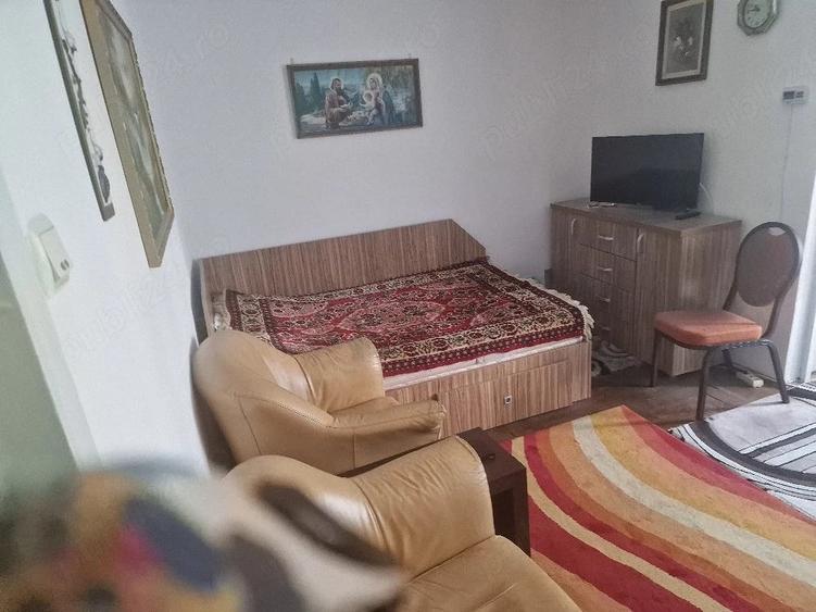 Garsonieră decomandată în Central