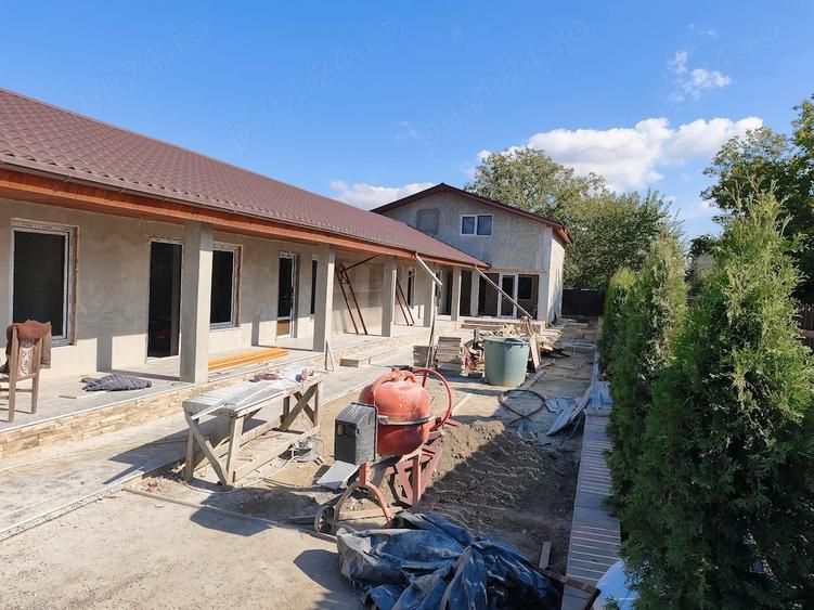 Casă cu 10 camere cu Teren 600 Mp în Central