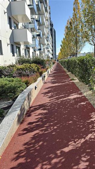 Apartament cu 3 camere semidecomandat, mobilat în Pipera