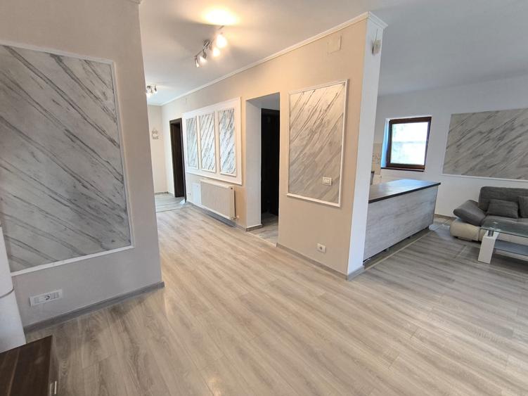Duplex cu 5 camere cu Canalizare în Dumbrăvița