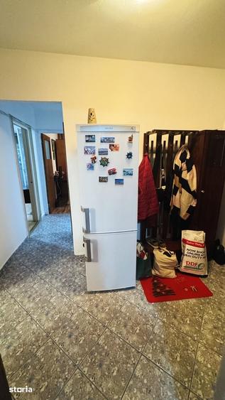 Apartament cu 3 camere decomandat în Titan