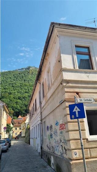 Apartament cu 2 camere semidecomandat, mobilat în Centrul Istoric