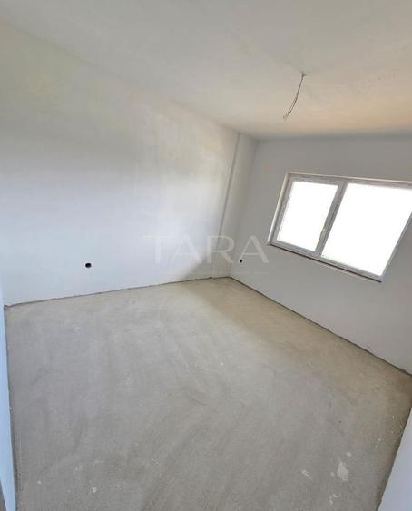 Apartament cu 3 camere semidecomandat în Baciu