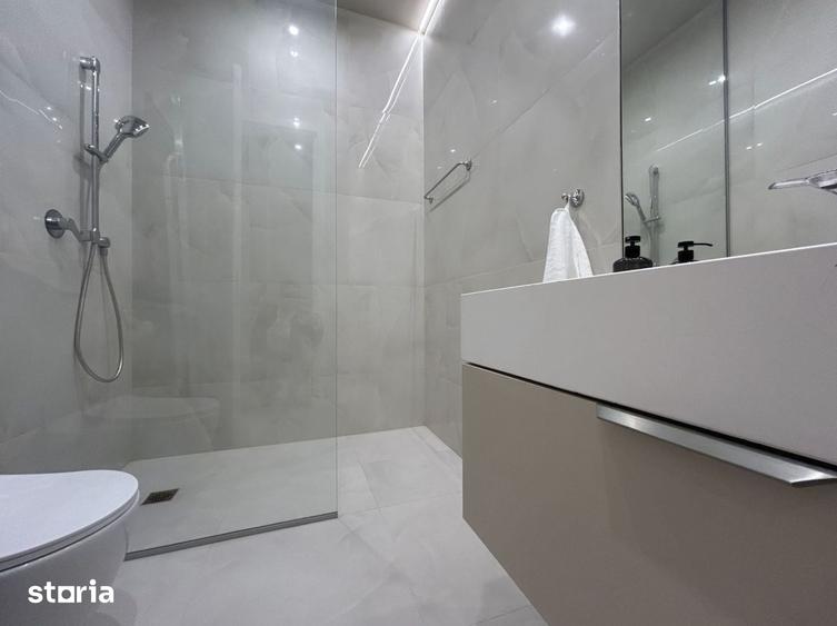 Apartament cu 3 camere, mobilat în Tei