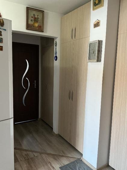 Apartament cu 2 camere decomandat, mobilat în Est